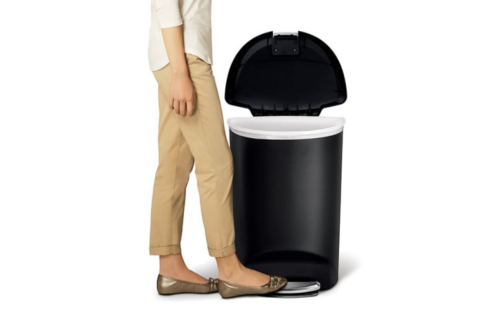Best Kitchen Trash Can Comparison Reviews (2019) Top Reveal