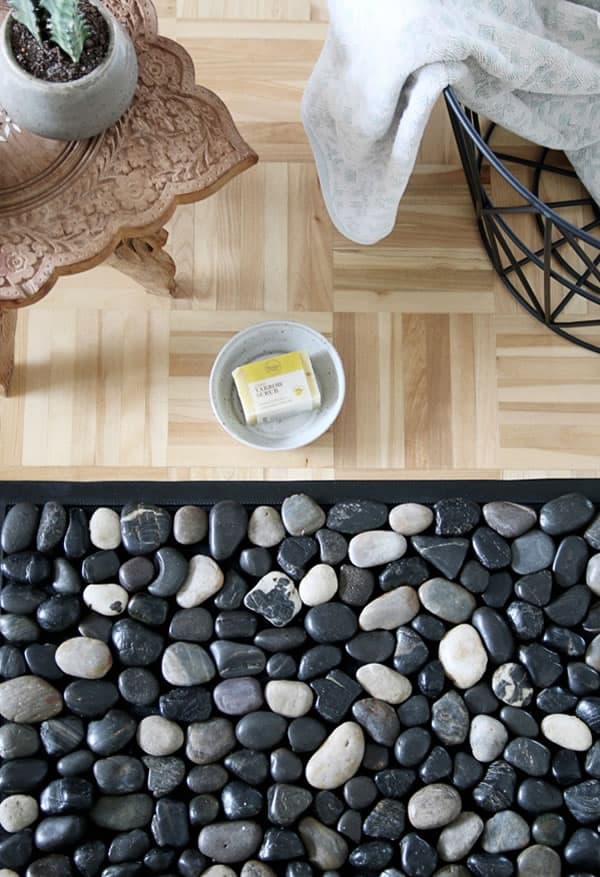 diy pebble bath mat