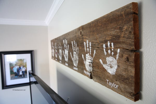 DIY Handprint Wall Sign