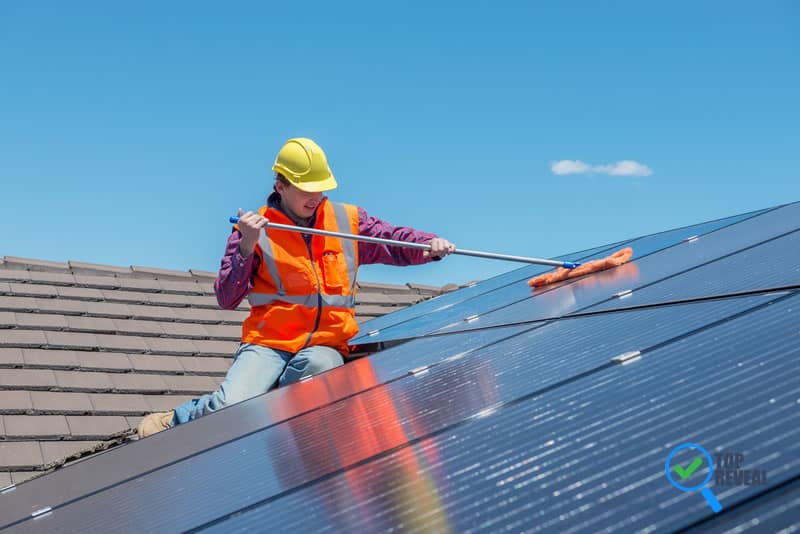 What to Know About Solar Panels Cleaning